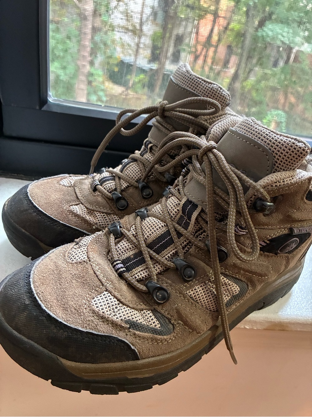 Women's Brown/Tan Trail Hiking Boots - Waterproof Support